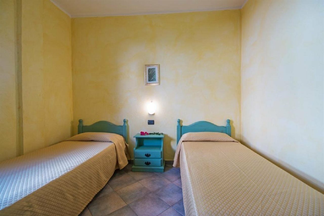 Albergo Residenziale Gli Ontani Cala Liberotto Luaran gambar